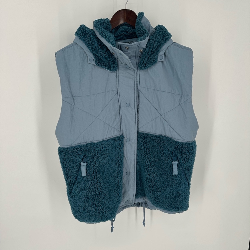 Free People Movement Adventure Awaits Vest Cosmic Sea Blue Size Medium Fleece - Picture 4 of 15